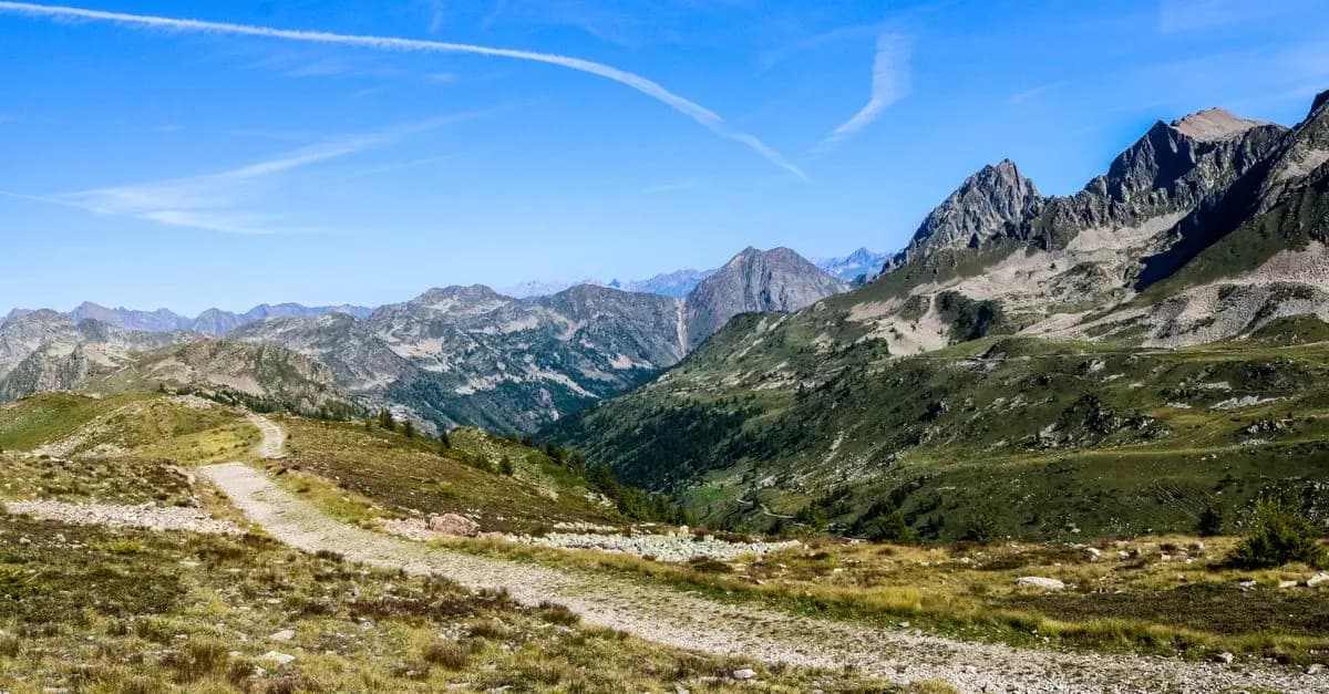 Top 10 des itinéraires insolites à découvrir absolument