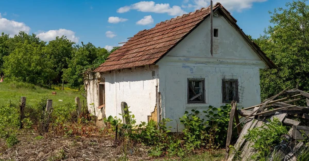 Itinéraires insolites à travers les villages abandonnés