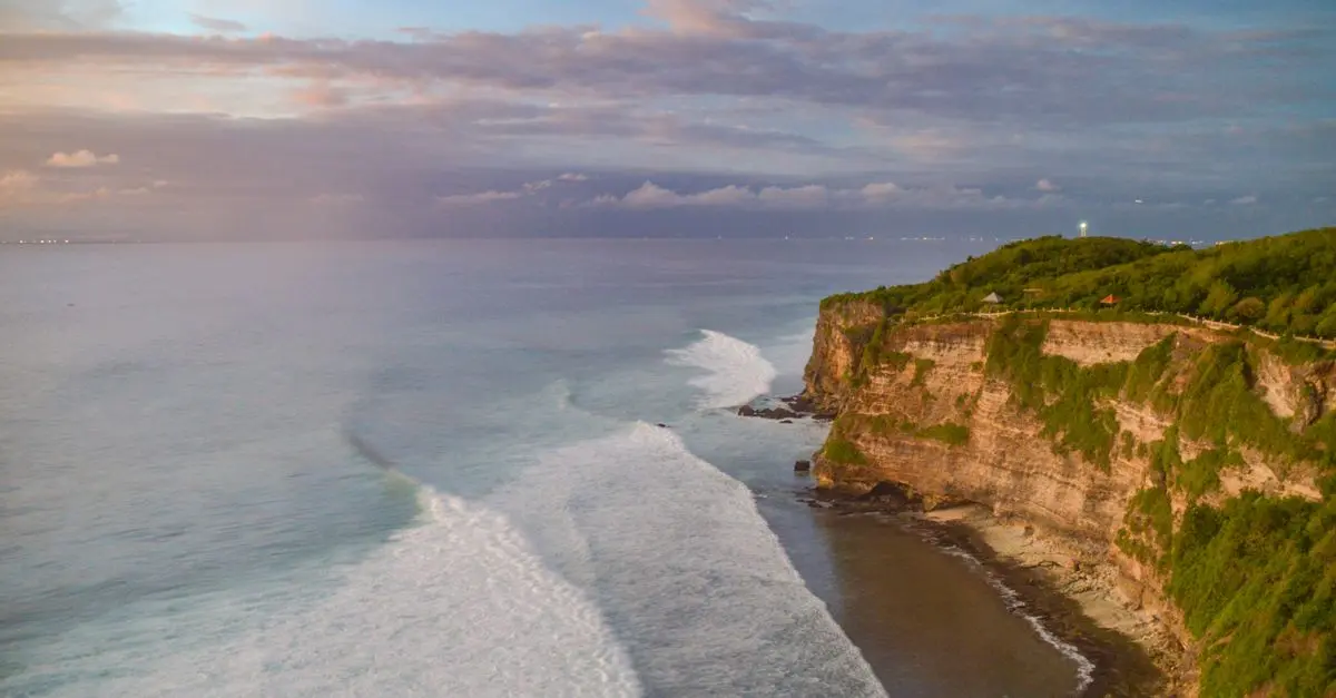 L'Itinéraire Insolite de la Côte Sauvage : Beauté et Mystère