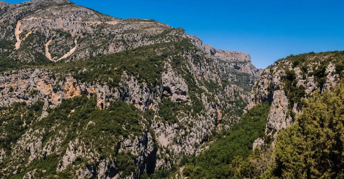 Top 5 des itinéraires insolites en pleine nature à explorer