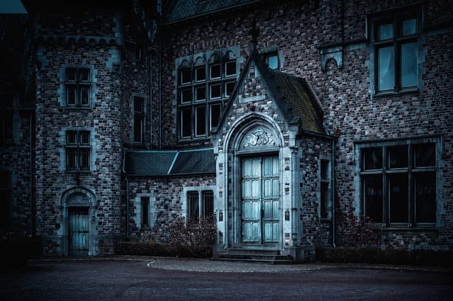 Les itinéraires insolites à travers les châteaux oubliés