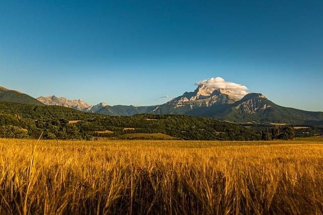 Itinéraires Insolites : Le Mystère des Villages Perdus